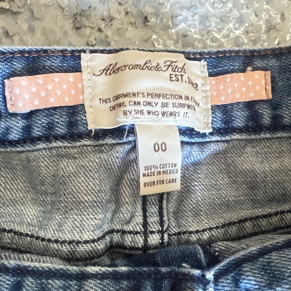 Abercrombie cut off Jean shorts - Picture 2 of 3
